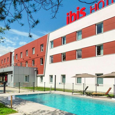Ibis Saint-Genis-Pouilly Geneve Hotel Buitenkant foto